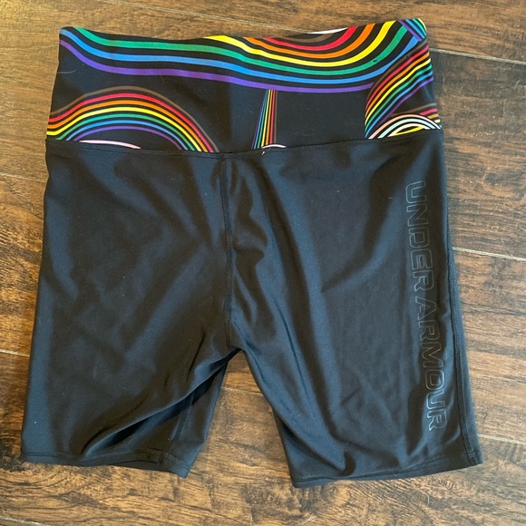 Under Armour Women’s HeatGear Armour Pride Bike Shorts 8 in - Picture 4 of 5